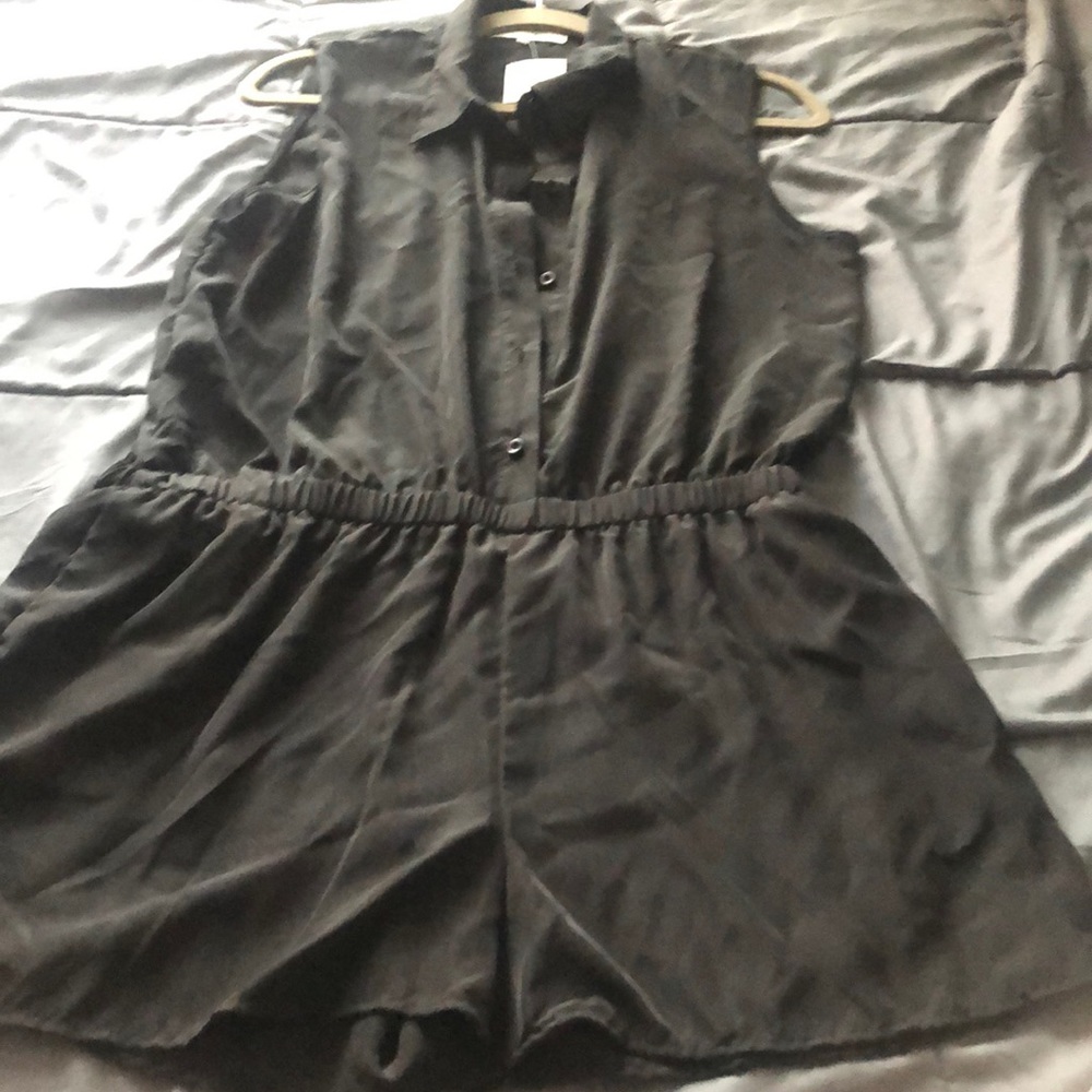 Wayf NWT black romper size large